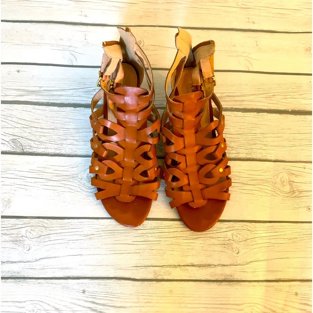 Report brown wedges-size 8